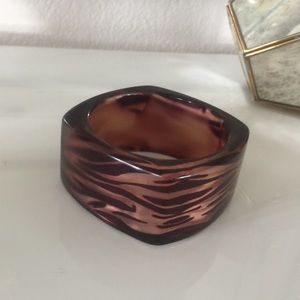 EUC resin-like animal print bangle